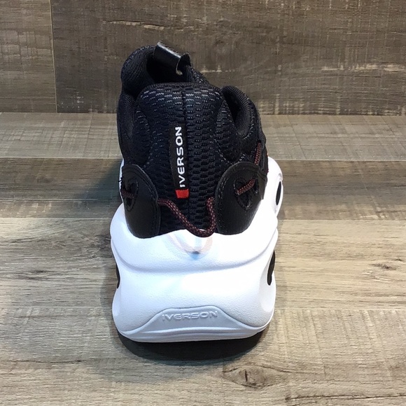 Reebok - Solution Mid Basketball Shoe - Picture 4 of 6
